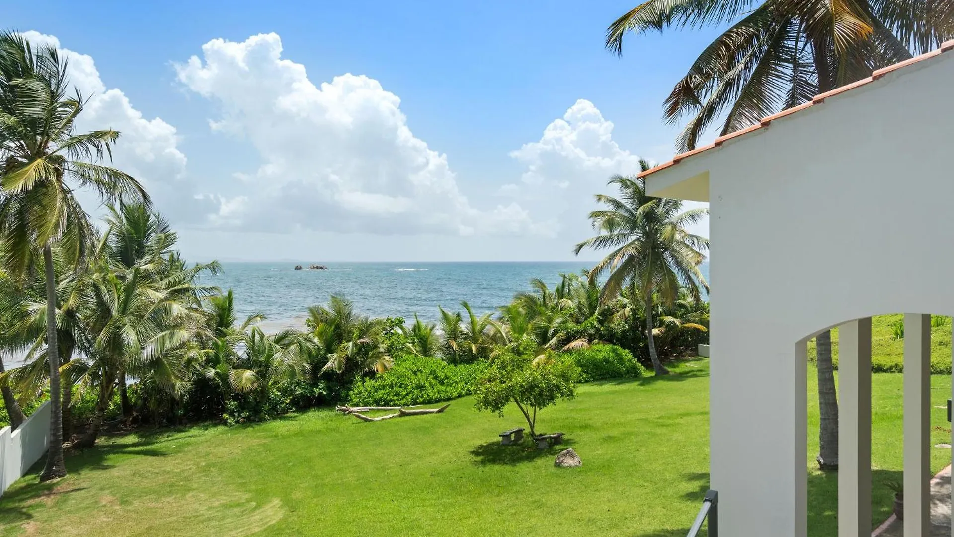 Olive Villa Palmas - Modern Beachfront Humacao 0*,  Puerto Rico