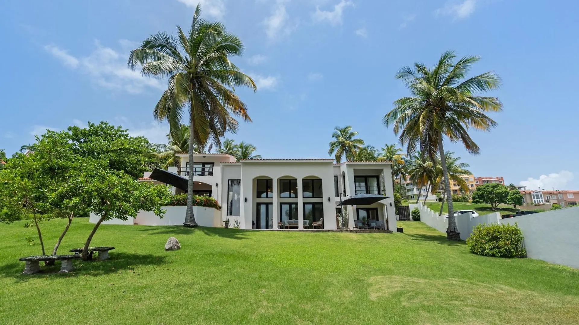 Olive Villa Palmas - Modern Beachfront Humacao